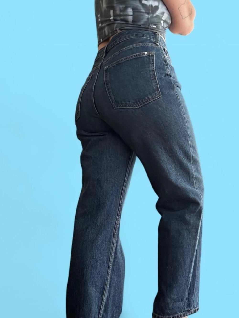 Everlane 90s Way High Jean- Size 31"- Organic Cotton- Dark Blue Wash